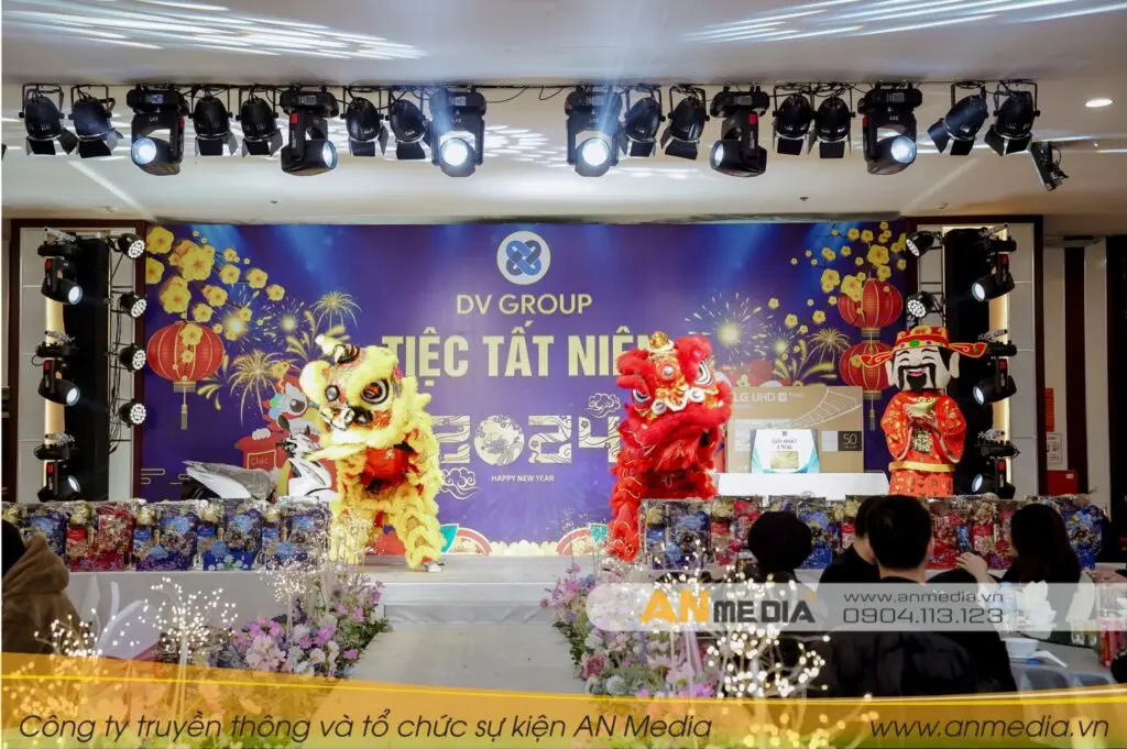 Múa lân tiệc tất niên Múa lân tiệ tất niên