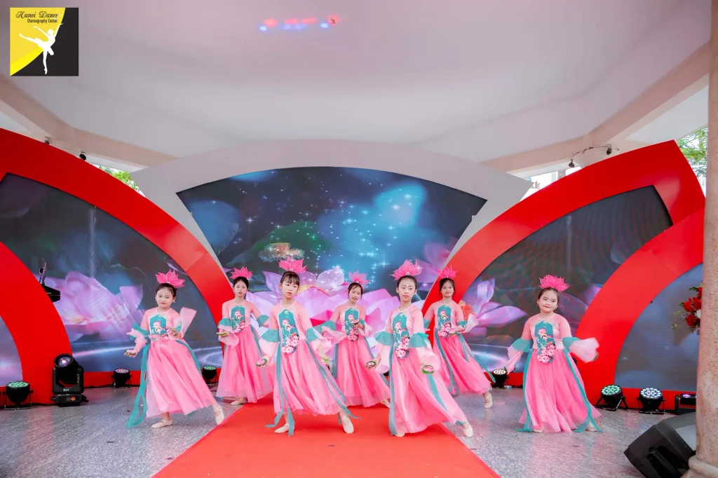 Thuê nhóm múa thiếu nhi cho chương trình 1/6