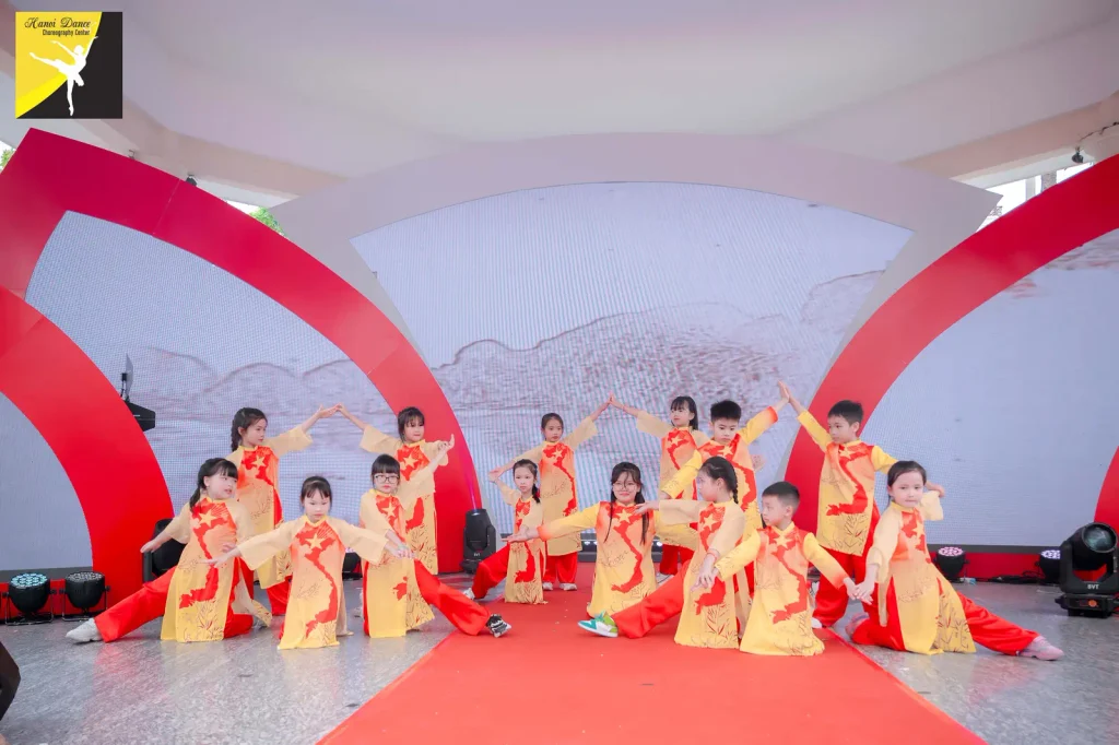 Số lượng thành viên, tiết mục và thời lượng