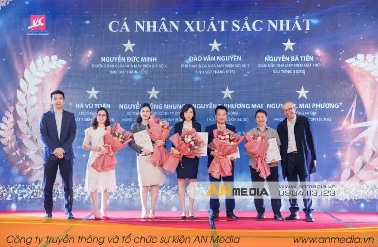 vinh danh nhân viên vinh danh nhân viên