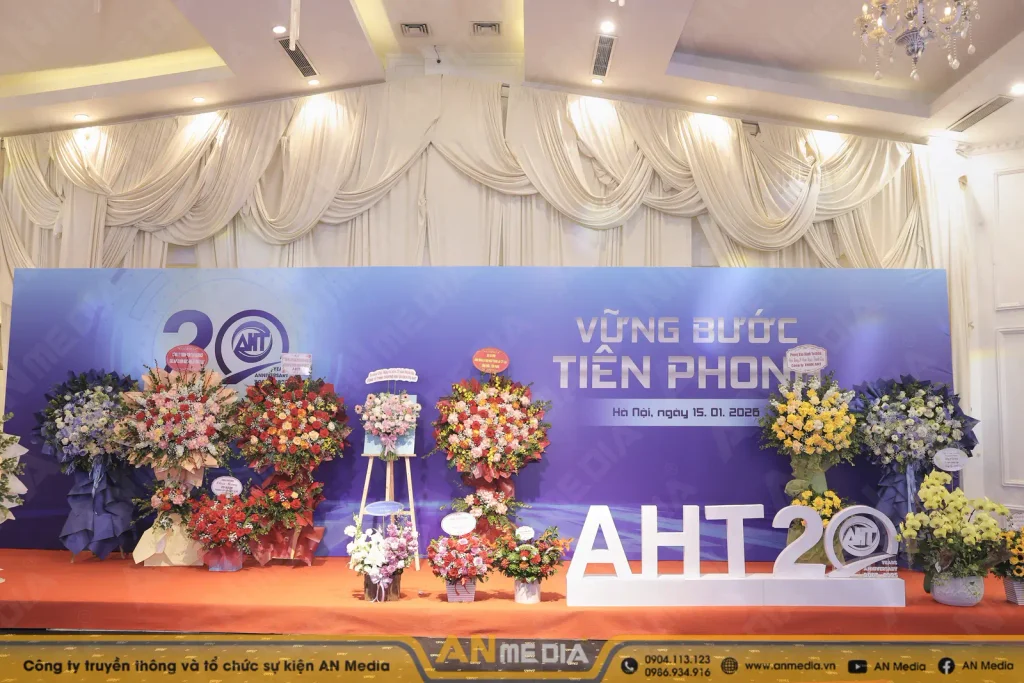 Thiết kế booth check-in theo chủ đề chương trình