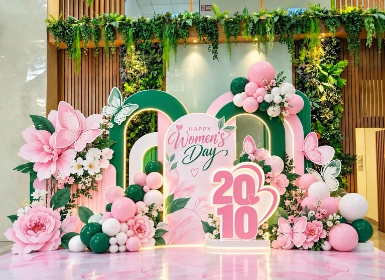 Ngày phụ nữ Việt Nam đừng chỉ cắm hoa – Đừng bỏ qua top mẫu backdrop 20/10 dành cho doanh nghiệp