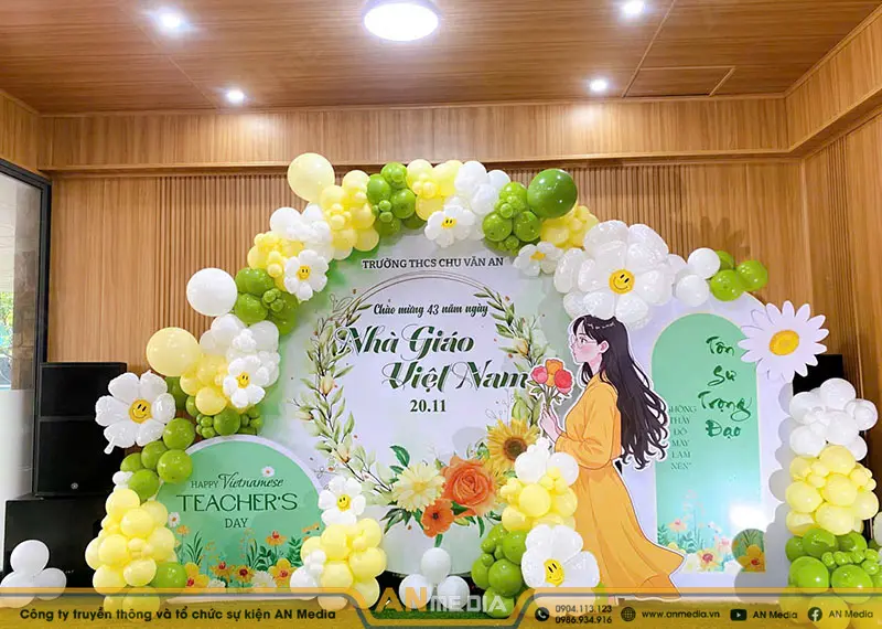 Backdrop 20/11 kết hợp khu check-in