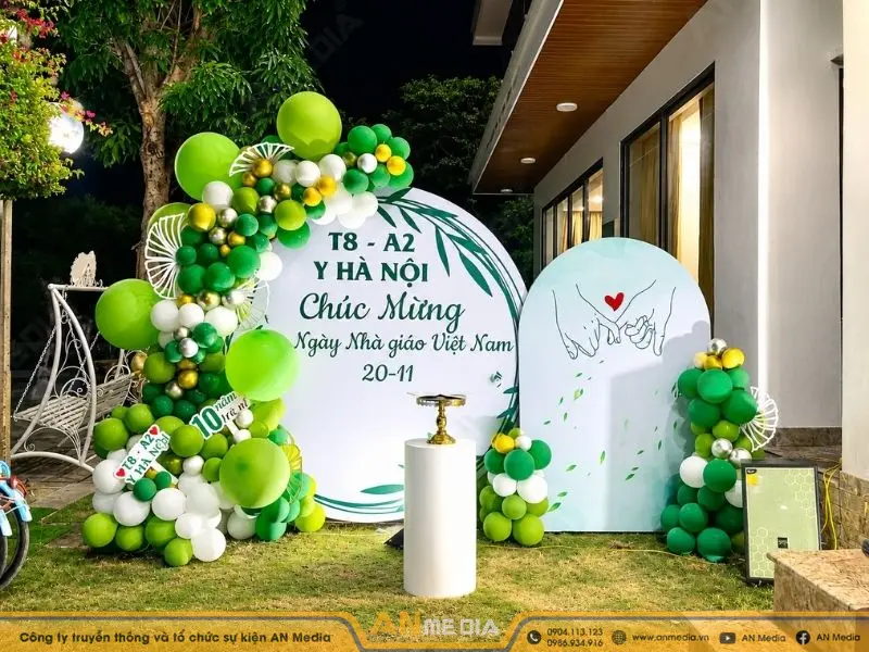 Backdrop 20/11 phong cách hiện đại, tối giản