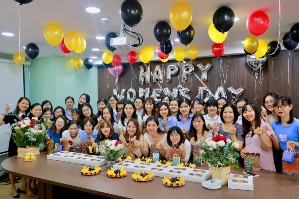 Quà 20/10 dành cho nhân sự lâu năm
