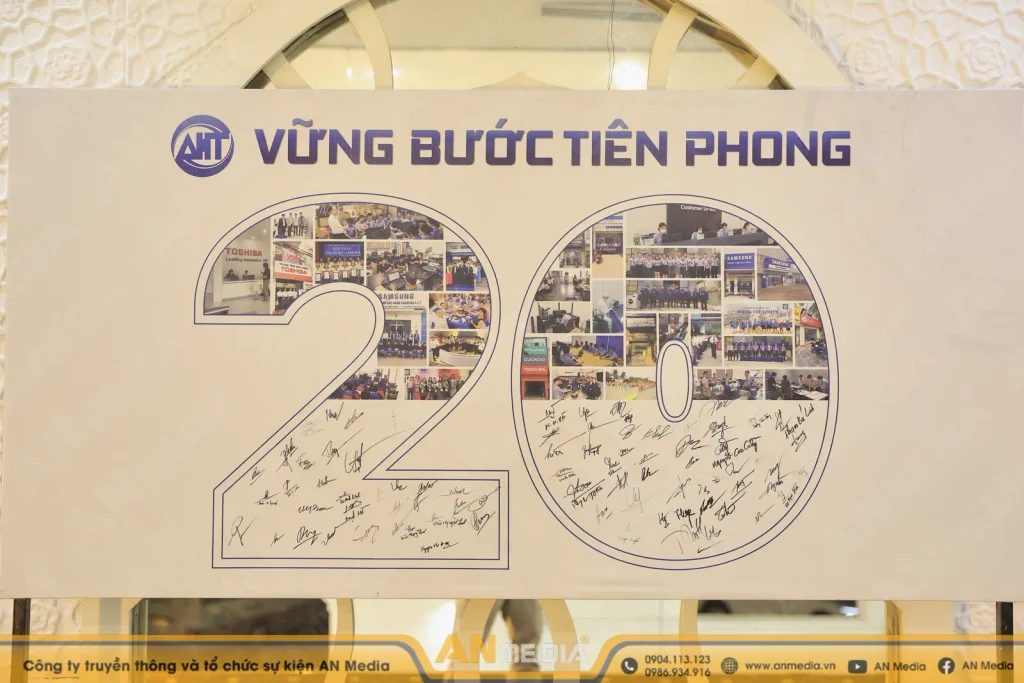 Gratitude Wall - Bức tường lời cảm ơn