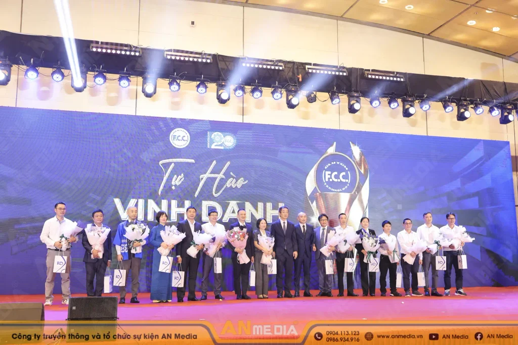 Kếp hợp trò chơi với các thành tựu của phòng ban, công ty