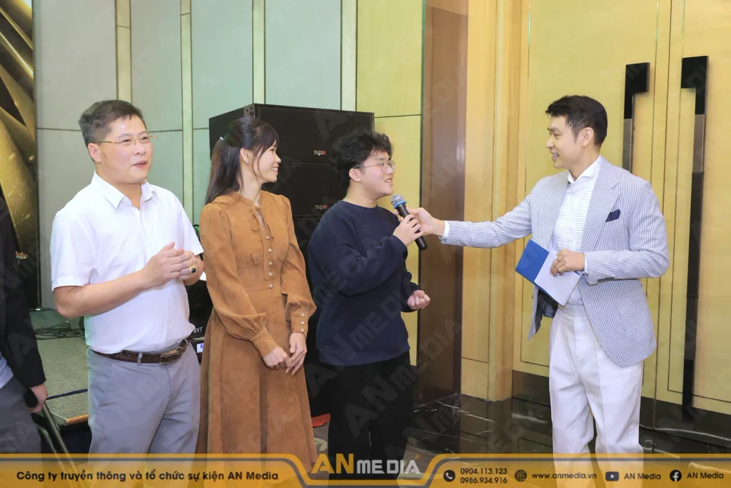 Thử thách dành cho cả khán phòng